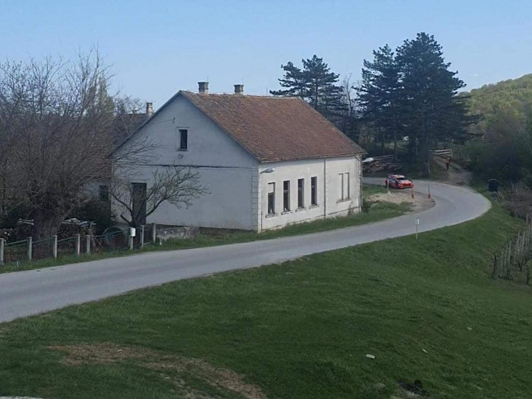 Apartamento Kod Slaveka Kostanjevac Exterior foto